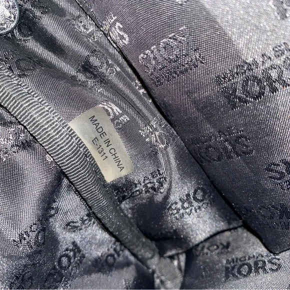 Authentic Michael Kors Satchel - Picture 8 of 16